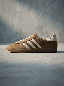 Adidas Gazelle Hi Td 女款運動鞋，輕量透氣，百搭日常戶外，白色 JR8851 - 棕色/白色 - 查看 1