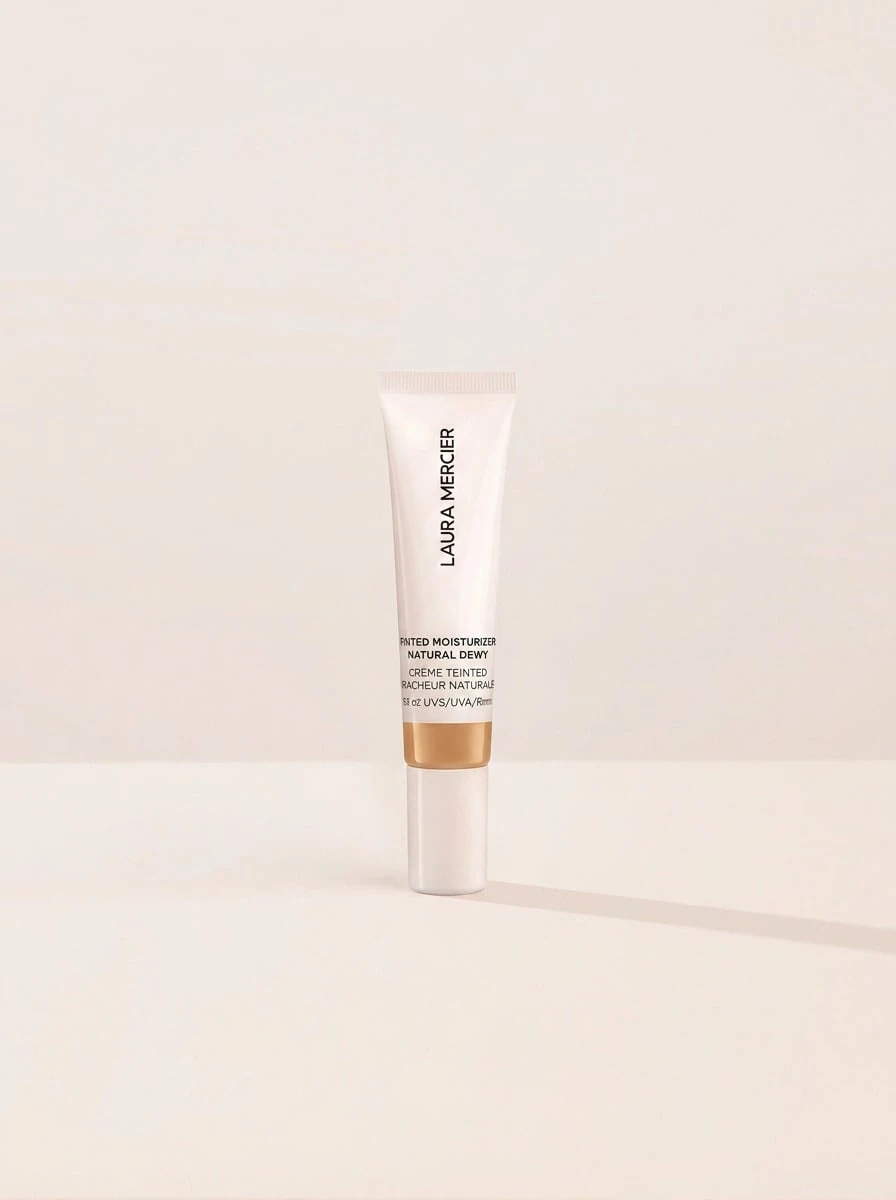 Laura Mercier Tinted Moisturizer Natural Dewy Broad Spectrum Mini SPF 30 4N Teak 15 Ml – Moisturizer, SPF 30, For Dry Skin, 4N Teak, Suitable For Daily Beauty Routine - 4N Teak - View 1