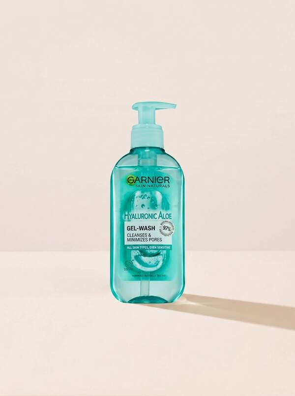 Garnier Skin Naturals Hyaluronic Aloe Cleansing Gel 200 Ml – Cleanser, Pore Minimizing, For Sensitive Skin, Aloe Vera, Hyaluronic Acid, Suitable For Daily Skincare Routine