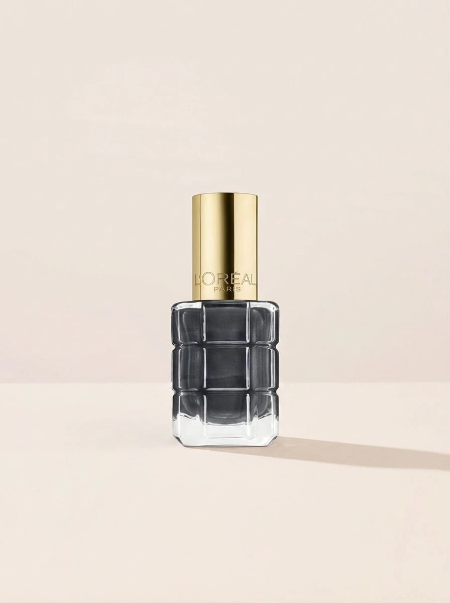 Colour Riche Oil-Infused Nail Polish 672 Gris Decadent 13.5 Ml - Grey - View 1