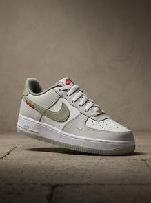 Nike Air Force 1 女款運動鞋，輕量舒適，日常休閒，紅色 HV6000-131 - 帆白/白/淺骨色/橄欖綠 - 查看 1