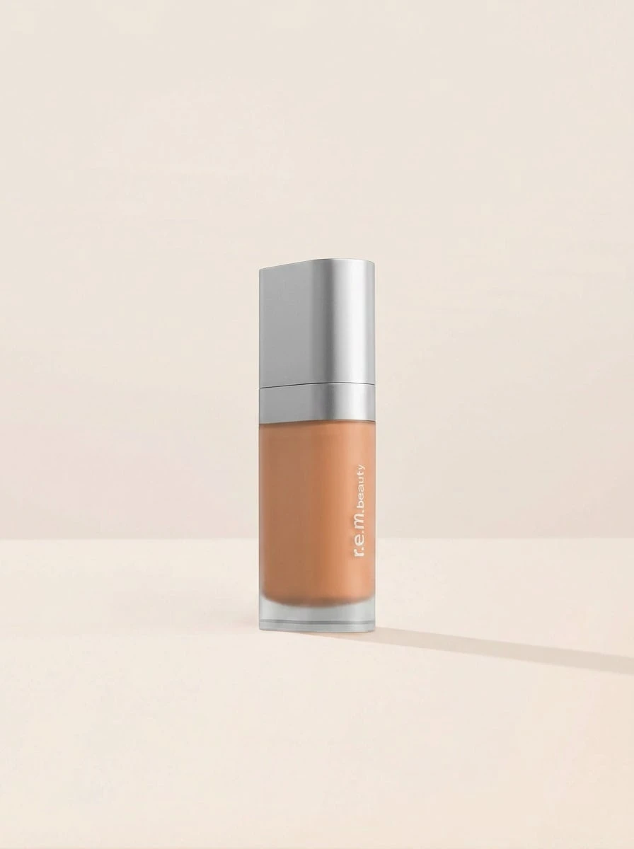 R.E.M. Beauty Sweetener Foundation Tan 5NW 30 Ml – Foundation, Soft Matte Finish, For Tan Skin Tones, Tan 5NW, Hyaluronic Acid, Suitable For Daily Makeup Routine - 坦 5NW - 查看 1