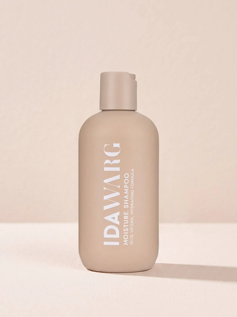 IDA WARG Moisture Shampoo 250 Ml – Hydrating Formula For Dry And Damaged Hair, Sweet Vanilla Scent, Smoothing And Softening Effect, Daily Hair Care Routine, Professional Salon Quality Results, Perfect For Brittle Hair Repair - Clear - View 1