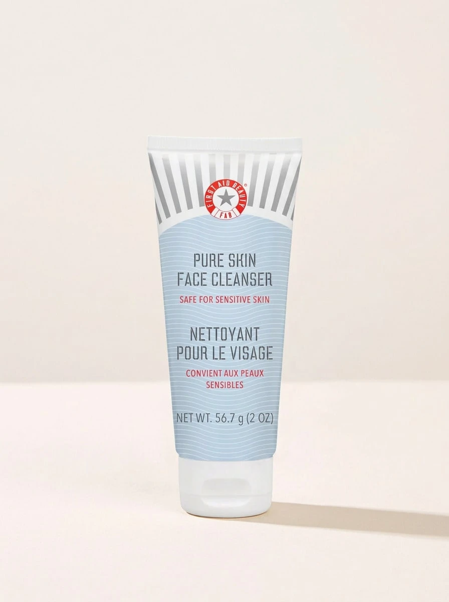 First Aid Beauty Pure Skin Face Cleanser 56.7 G - 白色 - 查看 1