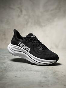 Hoka Clifton 10 运动鞋，吸汗透气，轻便百搭，易于清洗，适合户外跑步，女款，黑色/白色，货号 1162031-BWHT - 黑色/白色 - 查看 1