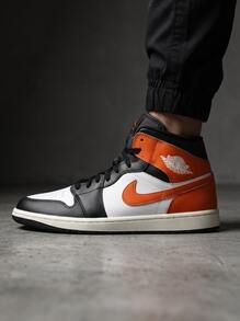 Jordan Air Jordan 1 Mid 男款運動鞋 防滑支撐柔軟 運動校園風 黑色 DQ8426-801 - 白色 橙色 黑色 - 查看 1