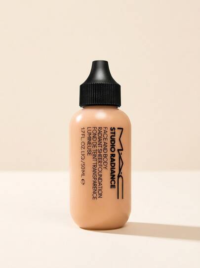 MAC Studio Radiance Face And Body Radiant Sheer Foundation N1 50 ml – Foundation, Radiant Finish, For All Skin Types, N1, Suitable For Daily Makeup