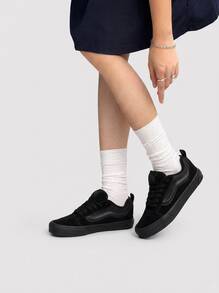 Vans Knu Skool 男士运动鞋黑色 VN0009QCBKA1 - 黑色 - 查看 1