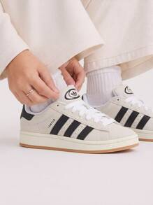 Crystal White / Core Black / Off White