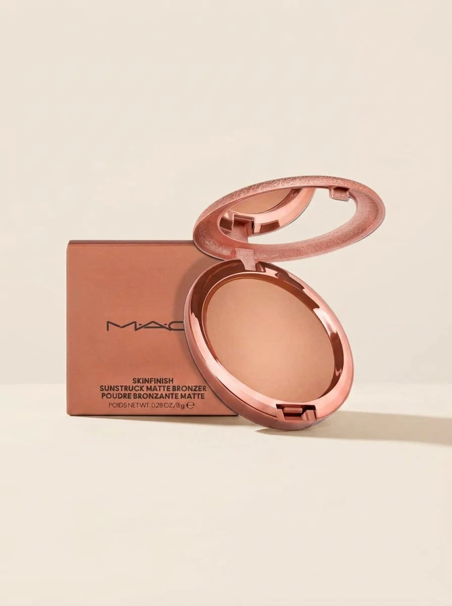 MAC SKINFINISH SUNSTRUCK MATTE BRONZER 8g – Bronzer, Long-Wearing, For All Skin Types, Matte, Marshmallow Root, Suitable For Daily Makeup - Matte Light Golden - View 1