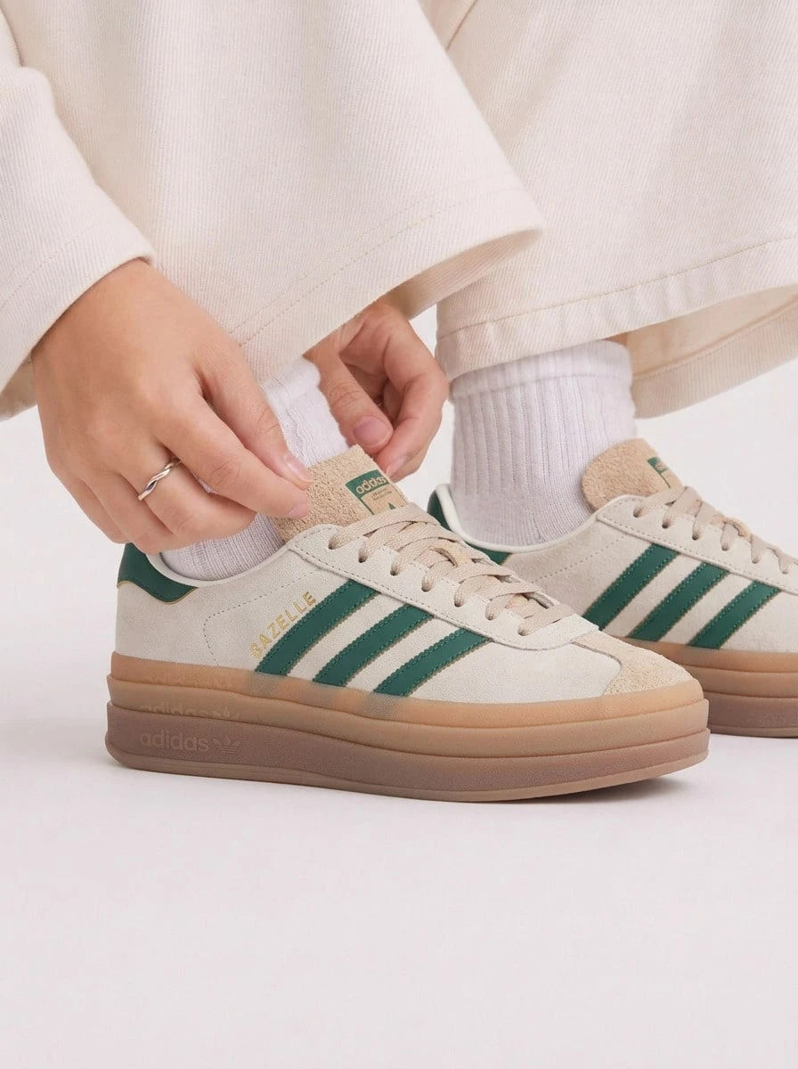 Adidas Gazelle Bold 女士休闲运动鞋 米白色/学院绿/魔力米色 ID7056 - 奶油白/學院綠/魔幻米色 - 查看 1