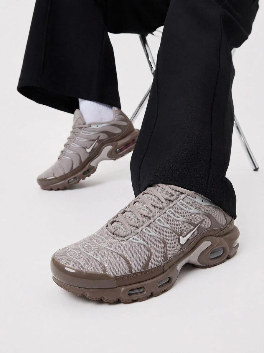Nike Air Max Plus Women's Shoes Ironstone / College Grey / Phantom DZ3671 - IRONSTONE/PHANTOM-COLLEGE GREY - View 1