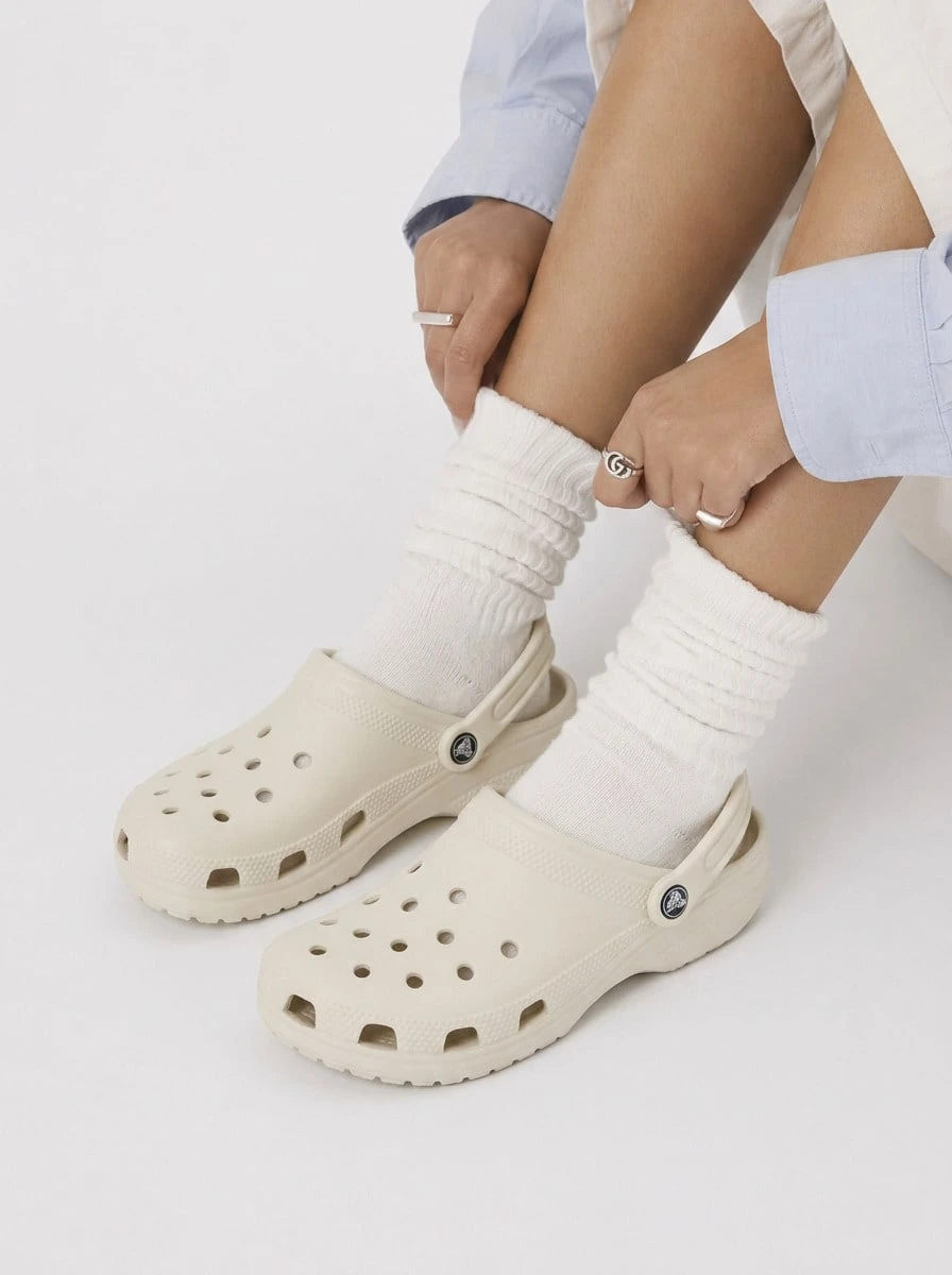Crocs 经典男女通用木屐骨形 10001-2Y2 - Bone - 查看 1