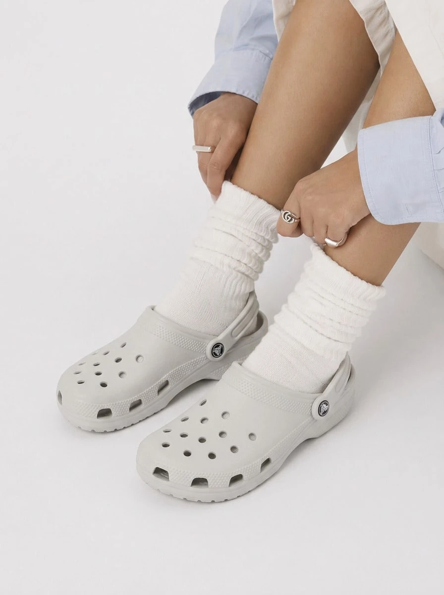 Crocs CLASSIC CLOG Women's Clogs Anti-Slip Soft Cushioned Vacation Travel Casual 10001-1FT - Atmósfera - Ver 1