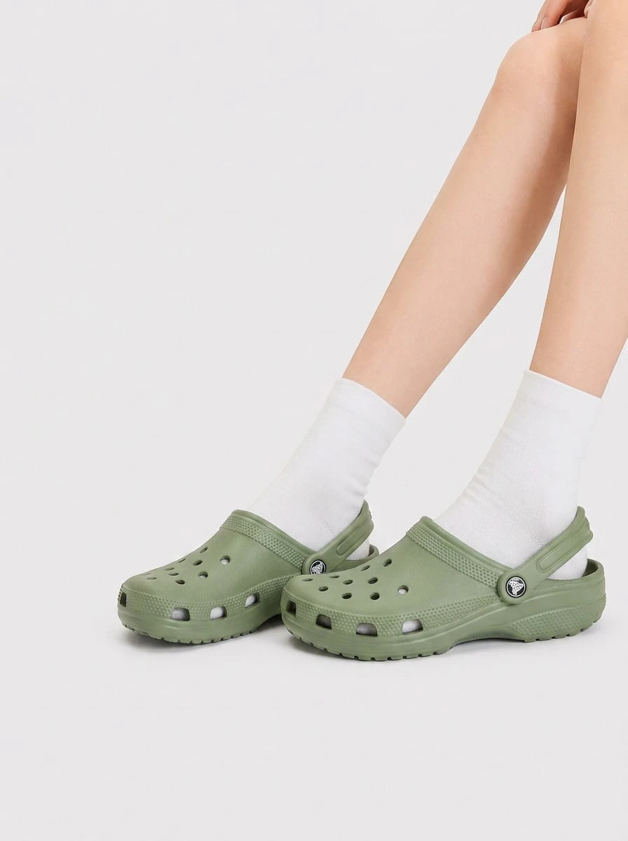 Crocs CLASSIC CLOG Women's Clogs Versatile Lightweight Classic Weekend Beach Outdoor 10001-308 - Moss - View 1