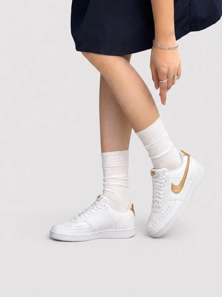 Nike 球场视野低 - 白色/白色/金屬金 - 查看 1