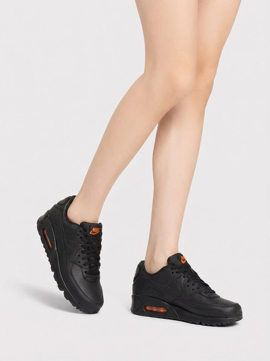 Nike Air Max 90 男士运动鞋 黑色 IF5446 002 - 黑色/安全橙/黑色 - 查看 1