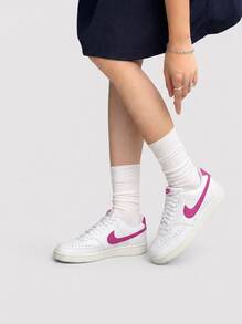 Nike Court Vision 女款运动鞋 仙人掌花/白色/帆白色/仙人掌花 DH3158-500 - 仙人掌花/白色/帆白色/仙人掌花 - 查看 1