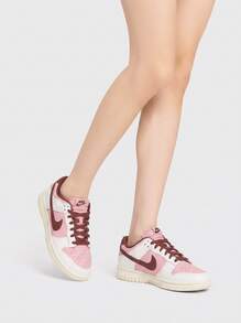 Nike DUNK 女款运动鞋 白色/元素粉/深马尾/帆白 DD1873-114 - 白色/元素粉/暗小馬/帆白 - 查看 1