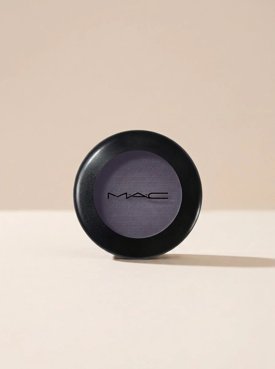 MAC Single Eyeshadow Greystone 1.5 G – Eyeshadow, Highly Pigmented, For Makeup Artists, Greystone, Suitable For Smokey Eye Looks - 格雷斯通 - 查看 1