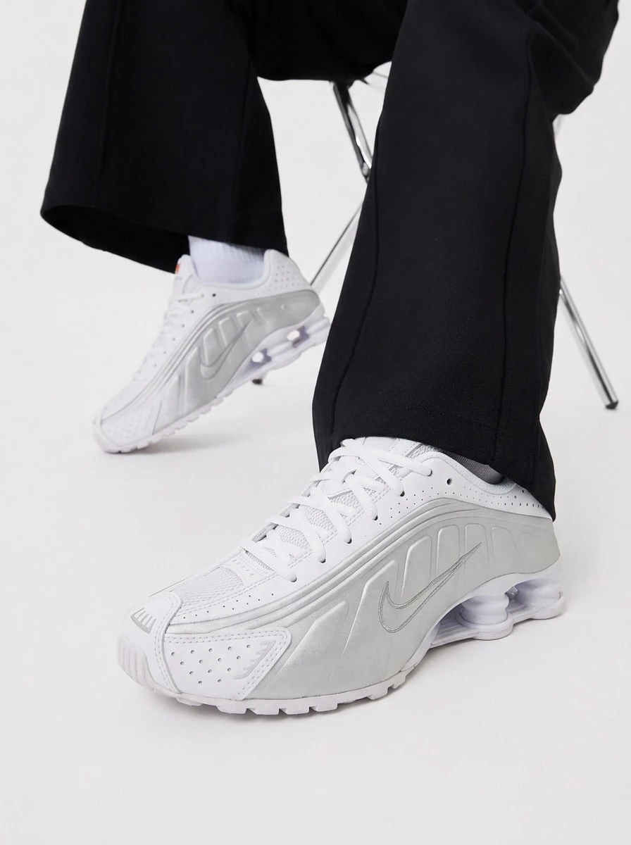 Nike Shox R4 Women's Casual Athletic Shoes Breathable Sporty Responsive School Office Shopping White AR3565-101 - 白色/金屬銀/亮橘色/白色 - 查看 1