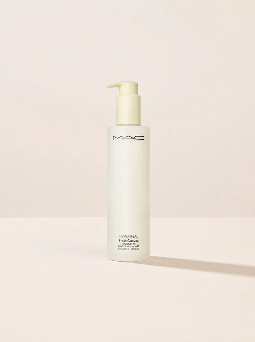 MAC HYPER REAL FRESH CANVAS CLEANSING OIL 200 Ml – Cleansing Oil, Makeup Removing, For All Skin Types, Fresh, Clear, Japanese Peony Extract, Suitable For Double Cleansing Routine - Clear - View 1