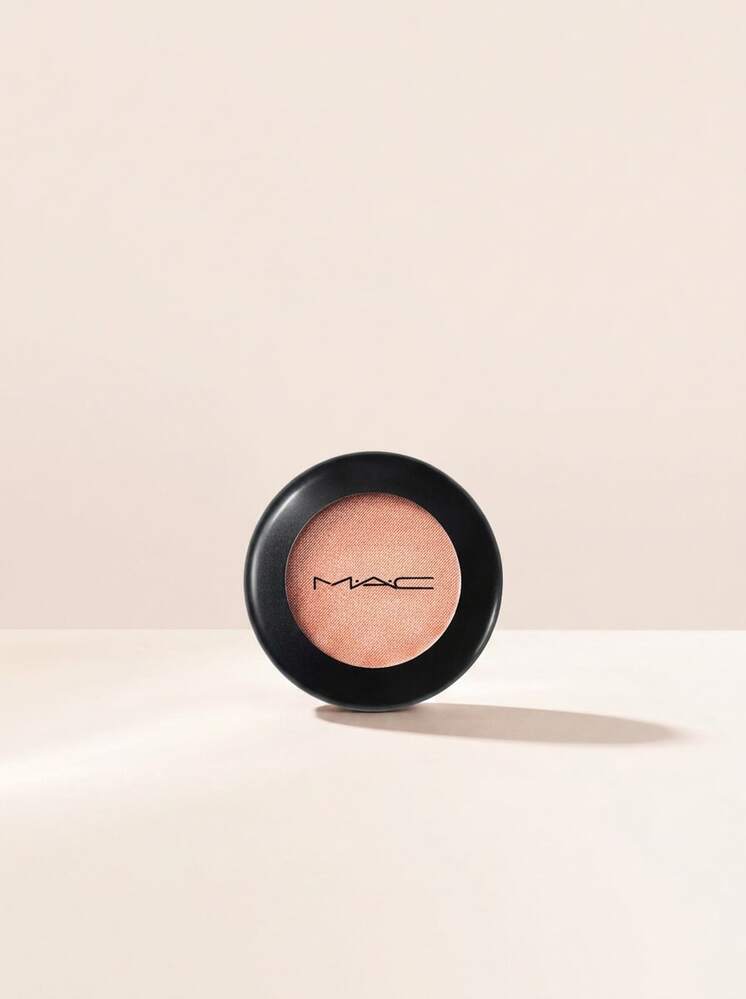MAC Single Eyeshadow All That Glitters 1.5 G - Pearl All That Glitters - View 1