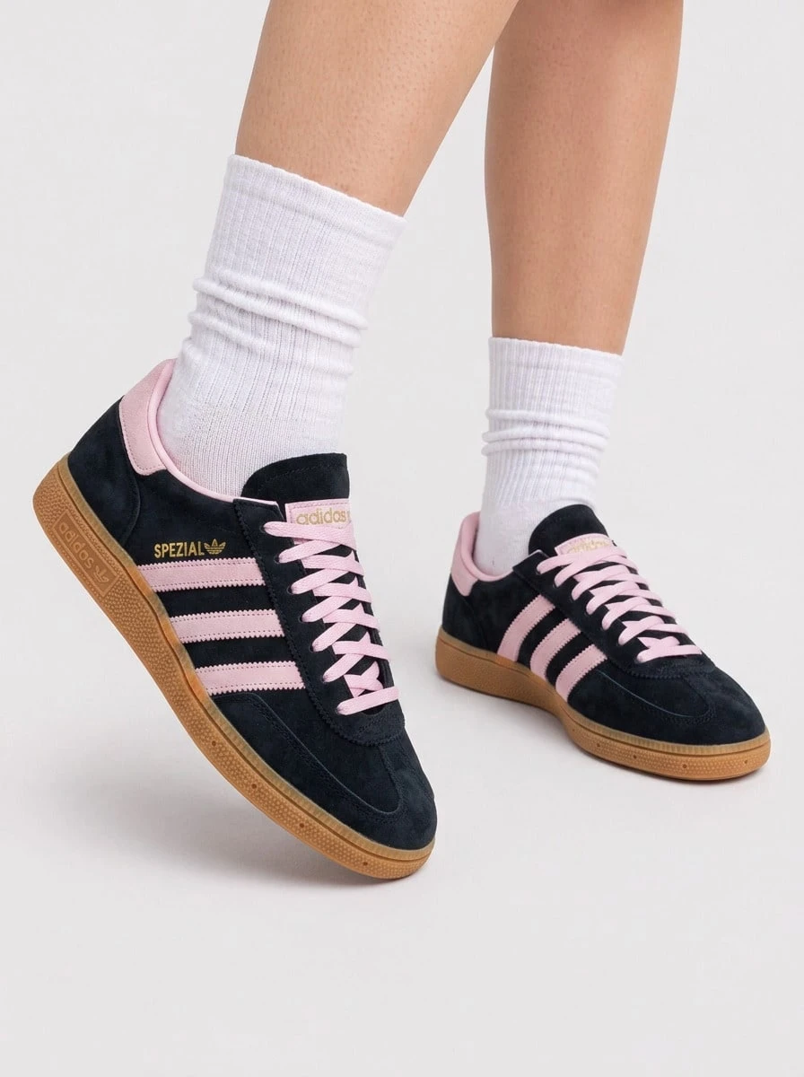 Core Black / Clear Pink / Gum