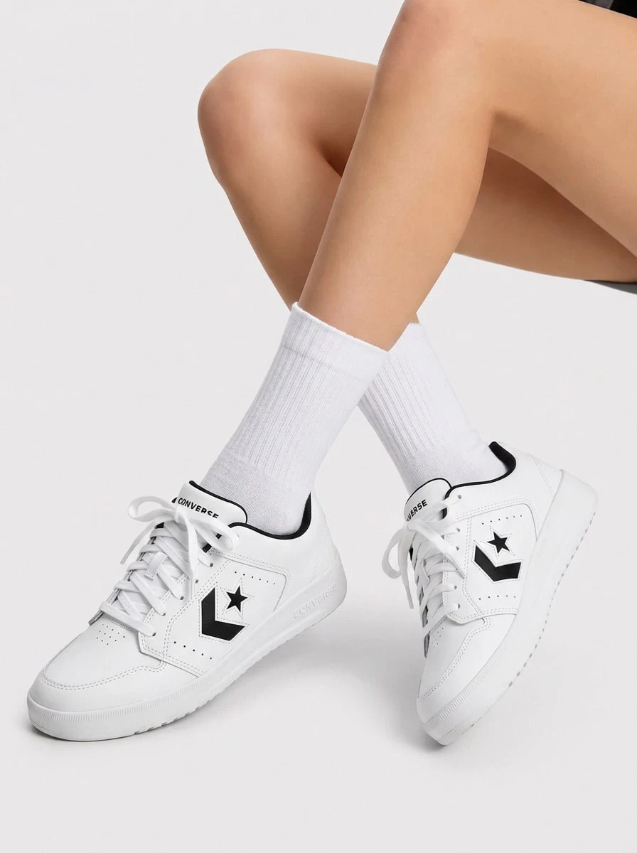 Converse أحذية رياضية بيضاء للجنسين A14807C - أبيض - مشاهدة 1
