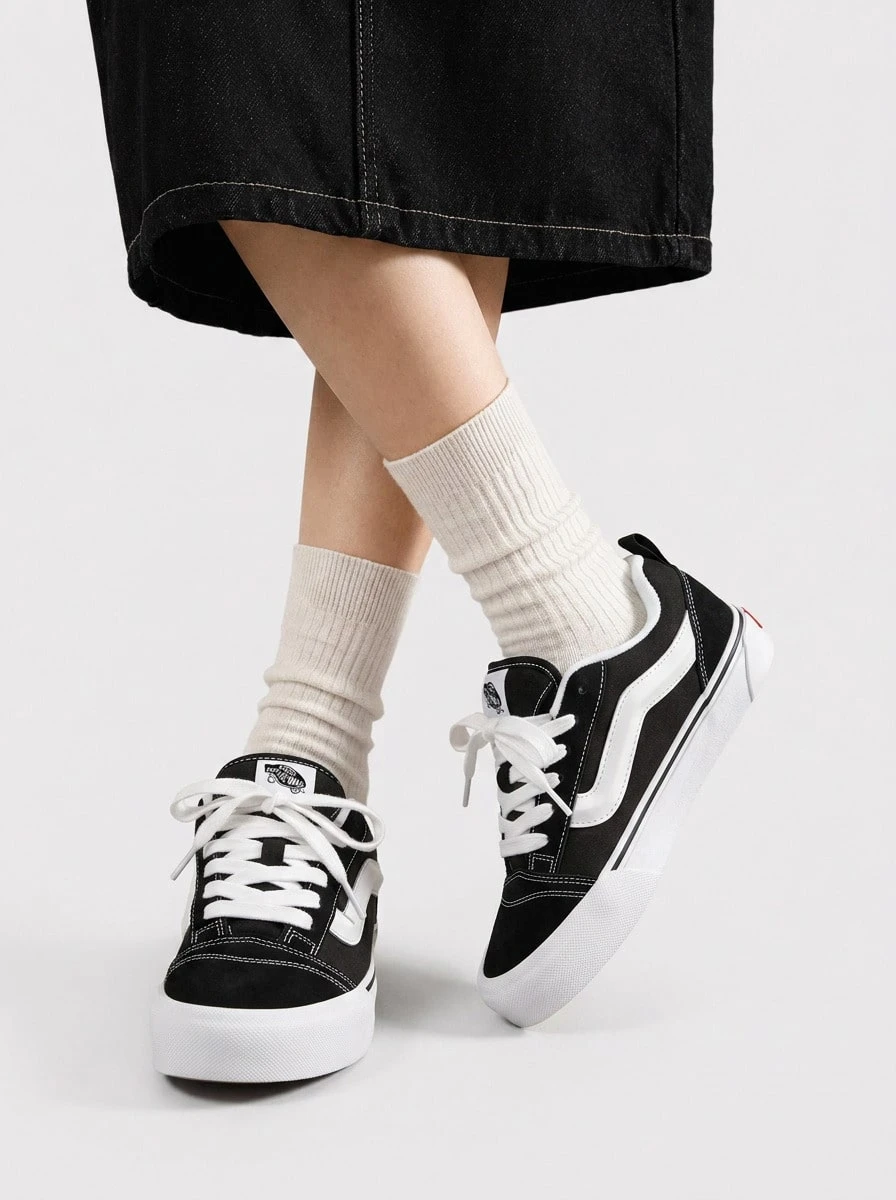 Vans Sk8-Hi Women's Casual Athletic Shoes Lightweight Snug Fit Padded Shopping Daily Weekend Black VN000D2T6BT1 - 黑白 - 查看 1
