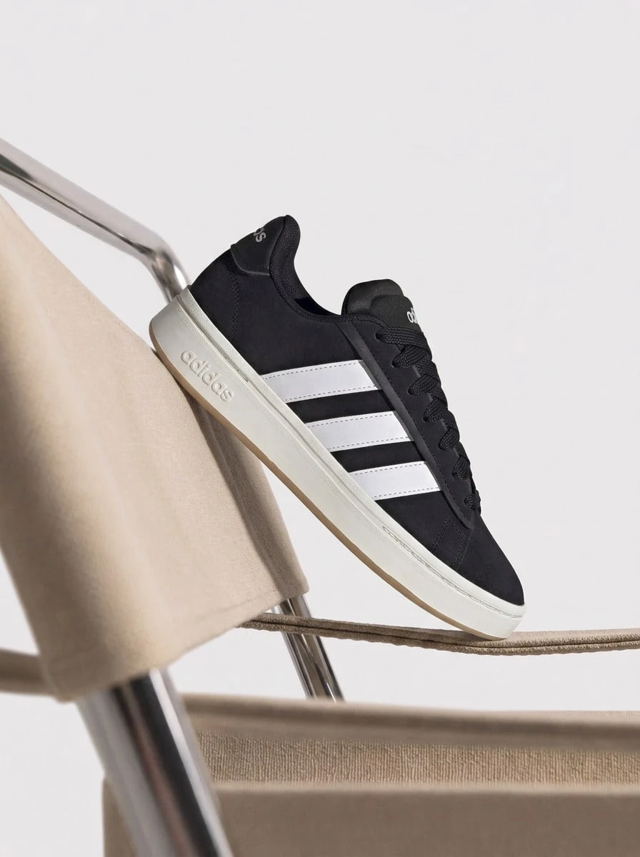 Adidas 大法院阿尔法 00S - Core Black / Cloud White / Off White - 查看 1