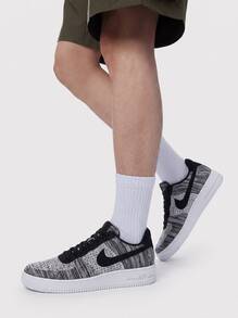 Black/Black/White/Pure Platinum
