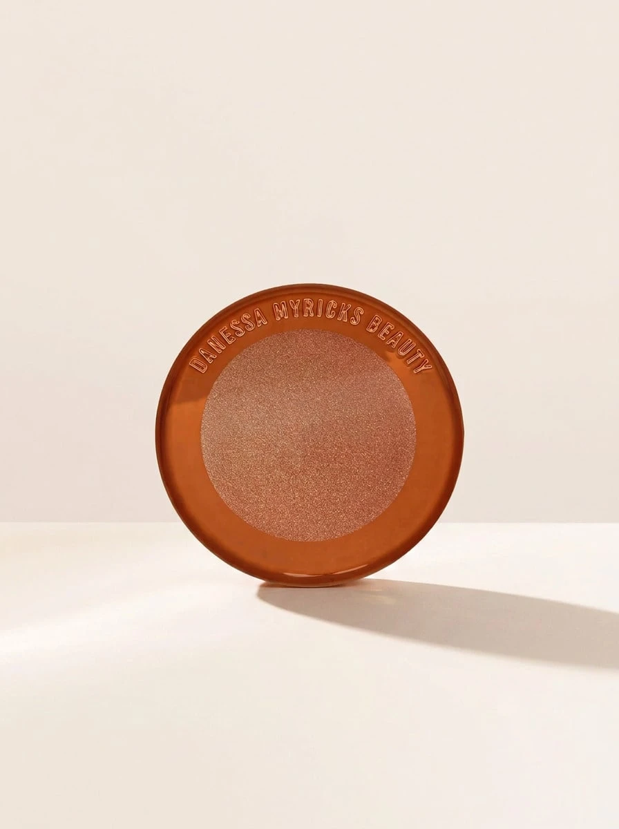 Danessa Myricks Yummy Skin Blurring Balm Lowlighter Incognito 6 G – Highlighter, Blurring, For Oily Skin, Warm Bronze, Suitable For Daily Makeup Routine - Incognito - View 1