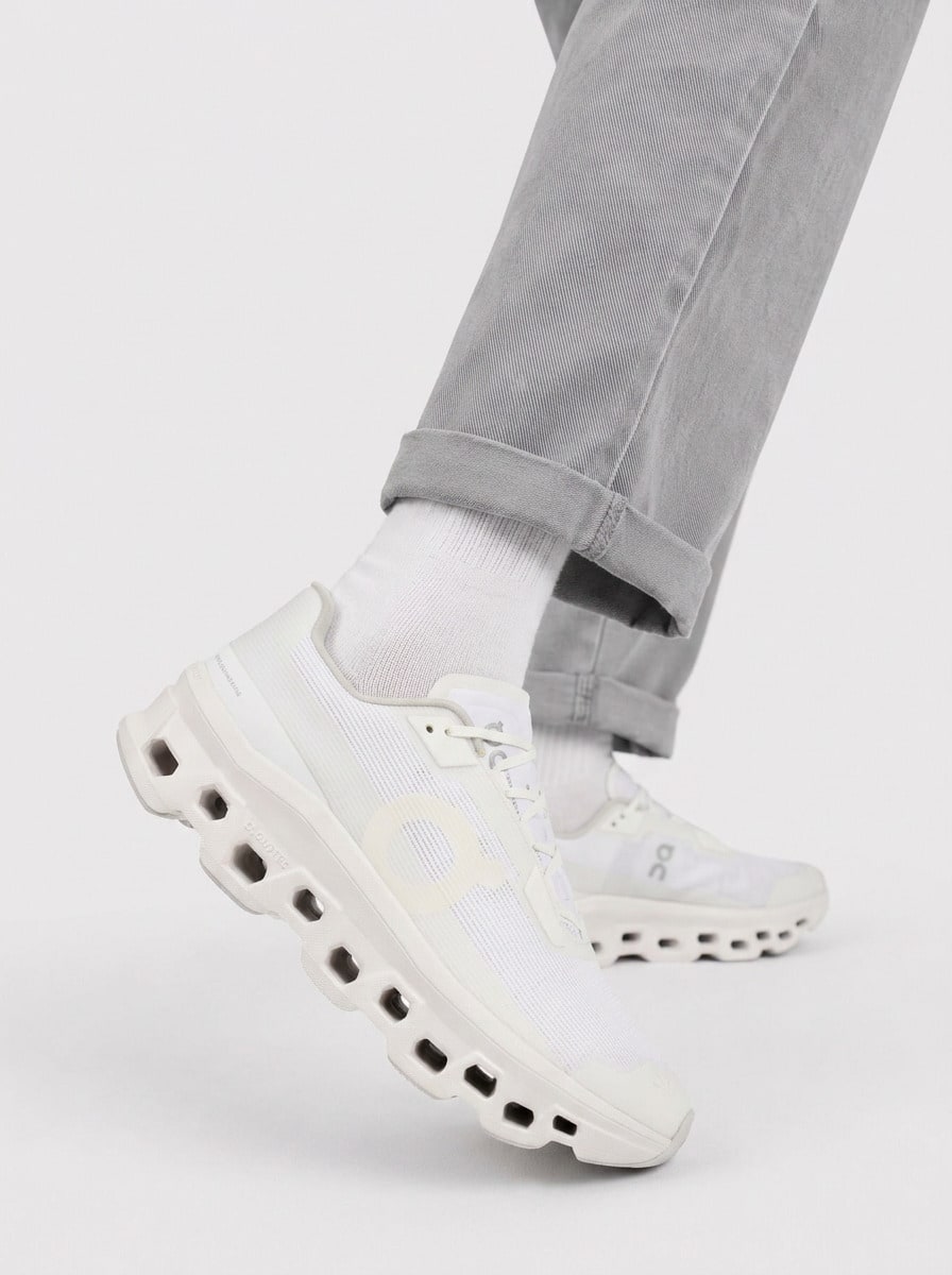 On Running Cloudmonster Void Men's Running Shoes White 3MF10671200 - White White - View 1