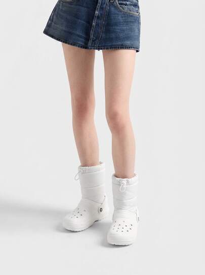 Crocs CLASSIC CRUSH BOOT Women's Padded Waterproof Insulated Daily Weekend Travel White 206630-143