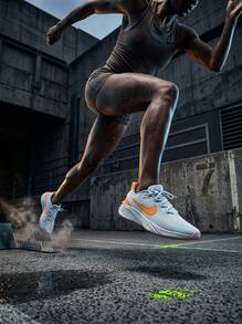 Nike 女款運動鞋 多功能耐用防滑戶外跑步鞋 黑色 DX7615-008 - 白色/黑色/灰色 - 查看 5