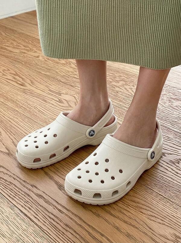 Crocs CLASSIC CLOG Women's Clogs Versatile Lightweight Classic Garden Summer Shopping White 10001-1WY