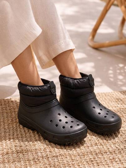 Crocs CLASSIC CRUSH BOOT Women's Waterproof Padded Comfortable Weekend Travel Casual Black 207311-001