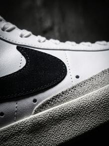 Nike Blazer Mid 77 男士运动鞋，舒适缓震，优质皮革，支撑性好，适合健身房、滑板、学校、步行等场合，白色/黑色，8码，BQ6806-100 - 黑白 - 查看 6