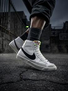 Nike Blazer Mid 77 男士运动鞋，舒适缓震，优质皮革，支撑性好，适合健身房、滑板、学校、步行等场合，白色/黑色，8码，BQ6806-100 - 黑白 - 查看 7