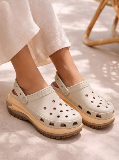 Crocs Mega Crush Women Clog Almond Tint/Multi 207988