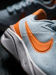 Nike 女款運動鞋 多功能耐用防滑戶外跑步鞋 黑色 DX7615-008 - 白色/黑色/灰色 - 查看 6