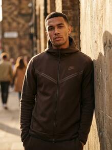 Nike هودي نسائي تقني بسحاب كامل باللون الأسود - Black/Black - مشاهدة 2