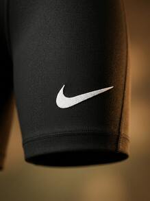 Nike شورتات Pro Strike للنساء باللون الأسود - الأسود - مشاهدة 7