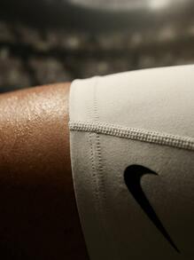 Nike شورتات برو سترايك للنساء باللون الأبيض - أبيض - مشاهدة 6