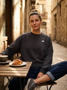 Adidas بلوزة رياضية نسائية أساسية باللون الأسود - الأسود - مشاهدة 4