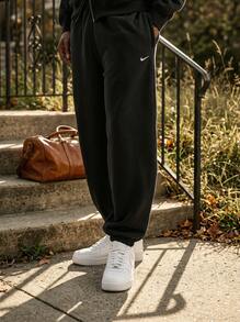 Nike بنطال صوف للرجال Solo Swoosh باللون الأسود - Black/Black/White - مشاهدة 4
