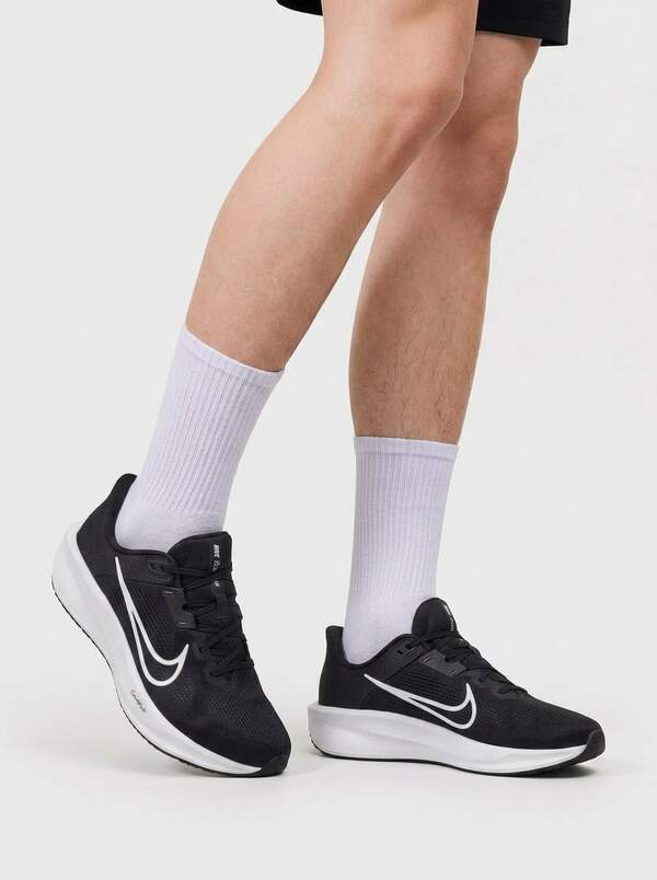 Nike حذاء الجري على الطرق للرجال كوست 6 باللون الأسود / الرمادي الحديدي / الأبيض FD6033