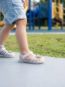 Crocs CLASSIC CLOG Kids' Clogs Flexible Cushioned Lightweight Daily Weekend Travel 208445-100 - White - View 5