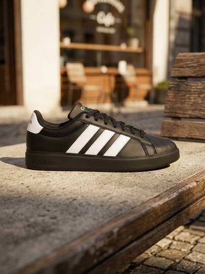 Adidas أحذية رياضية كاجوال للرجال من ستريت توك مبطنة وقابلة للتنفس للمشي والرياضة والخروج والتنقل باللون الأسود JP8276